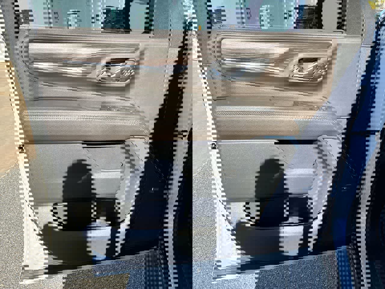 Used 2022 GMC Yukon XL Denali image 23