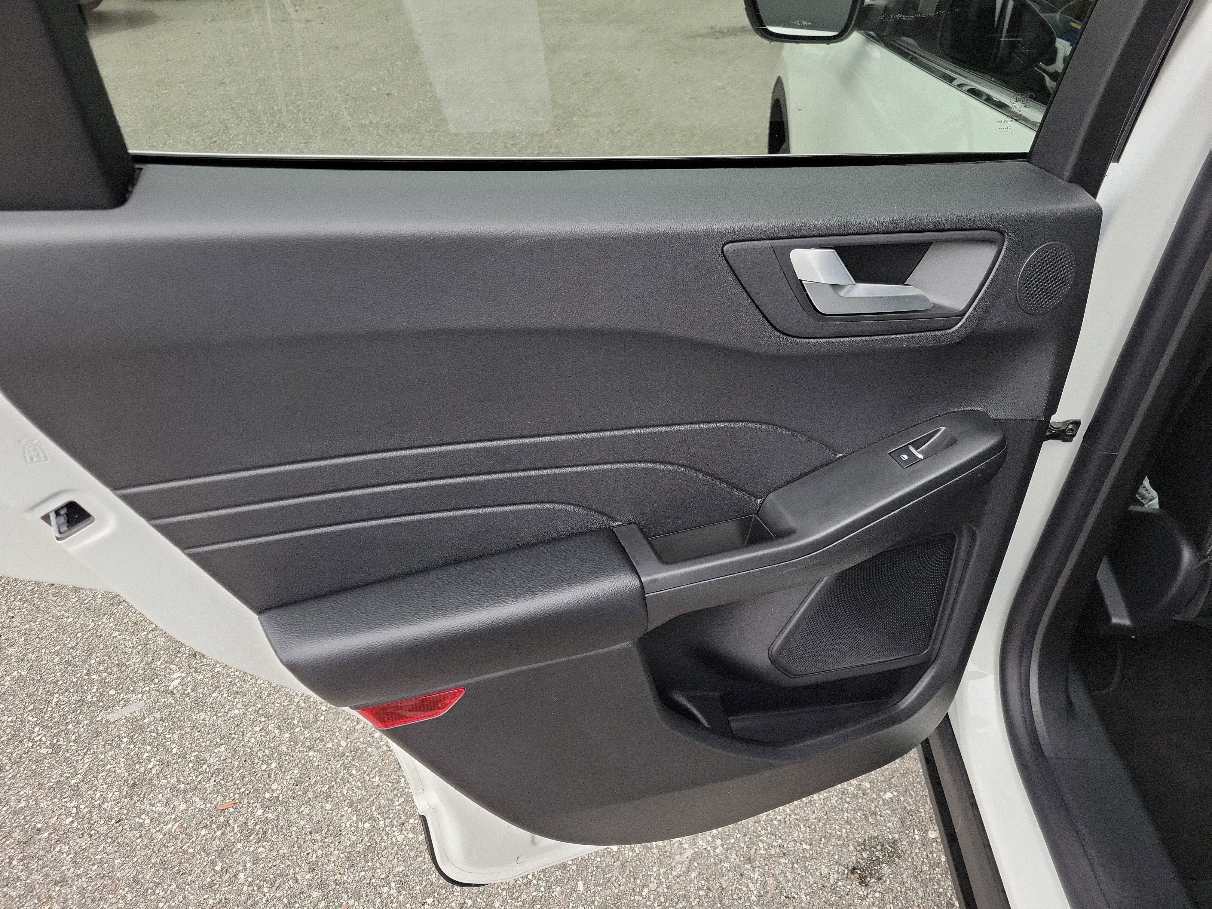 Used 2024 Ford Escape SE w/ PHEV Premium Package image 25