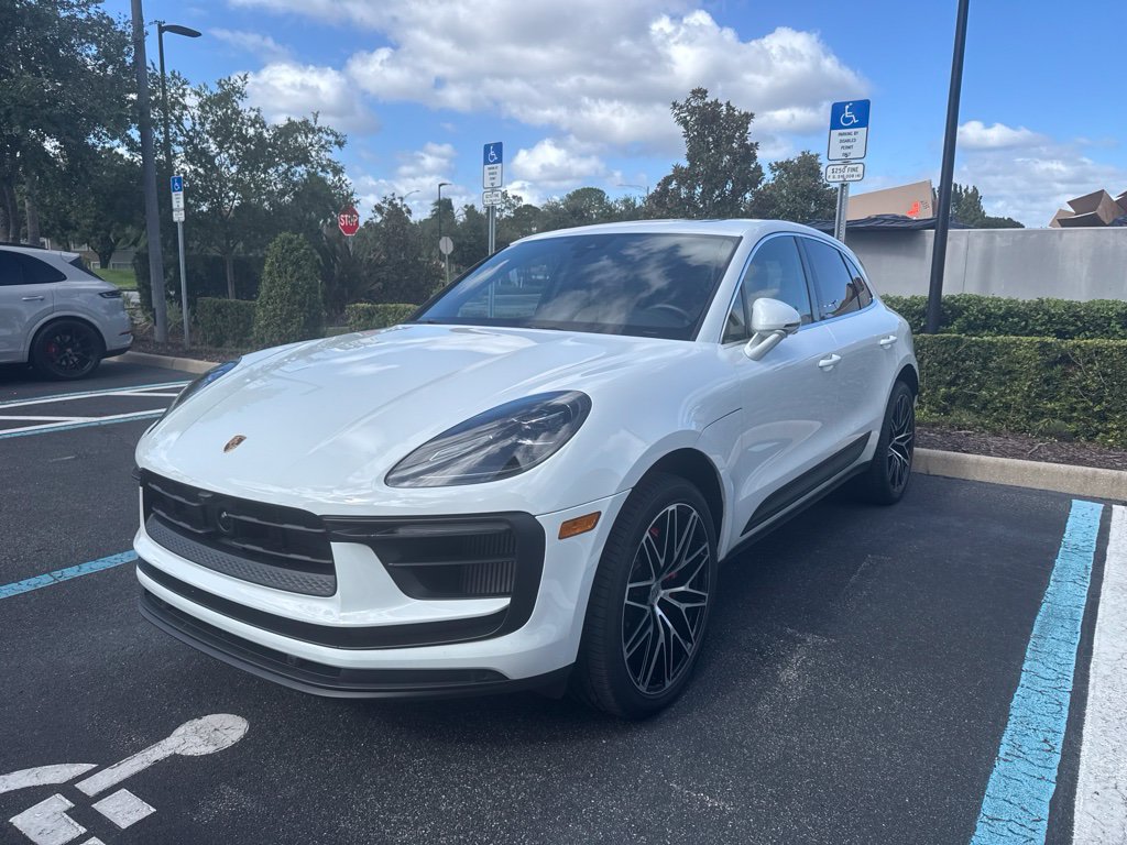 Certified 2026 Porsche Macan S AWD/4WD image 1