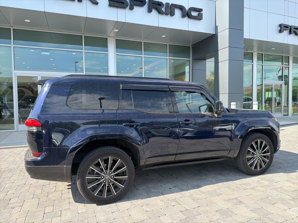 Used 2024 Lexus GX 550 w/ Accessory Package (2T) image 11
