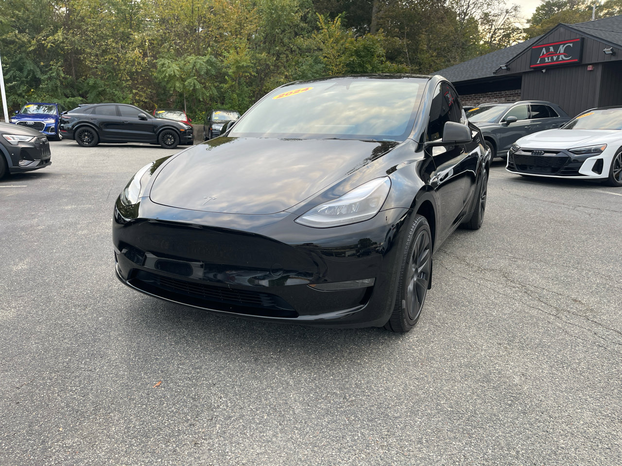 Used 2024 Tesla Model Y Long Range image 2