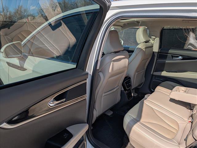 Used 2022 Lincoln Nautilus Reserve image 25