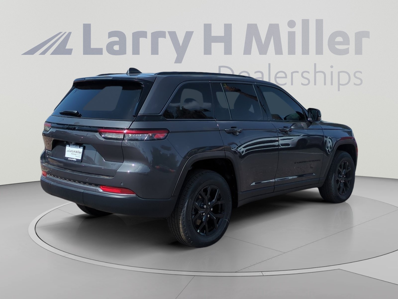 New 2026 Jeep Grand Cherokee Altitude AWD/4WD image 5