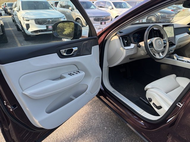 New 2026 Volvo XC60 T8 Ultra w/ Protection Package Premier AWD/4WD image 13