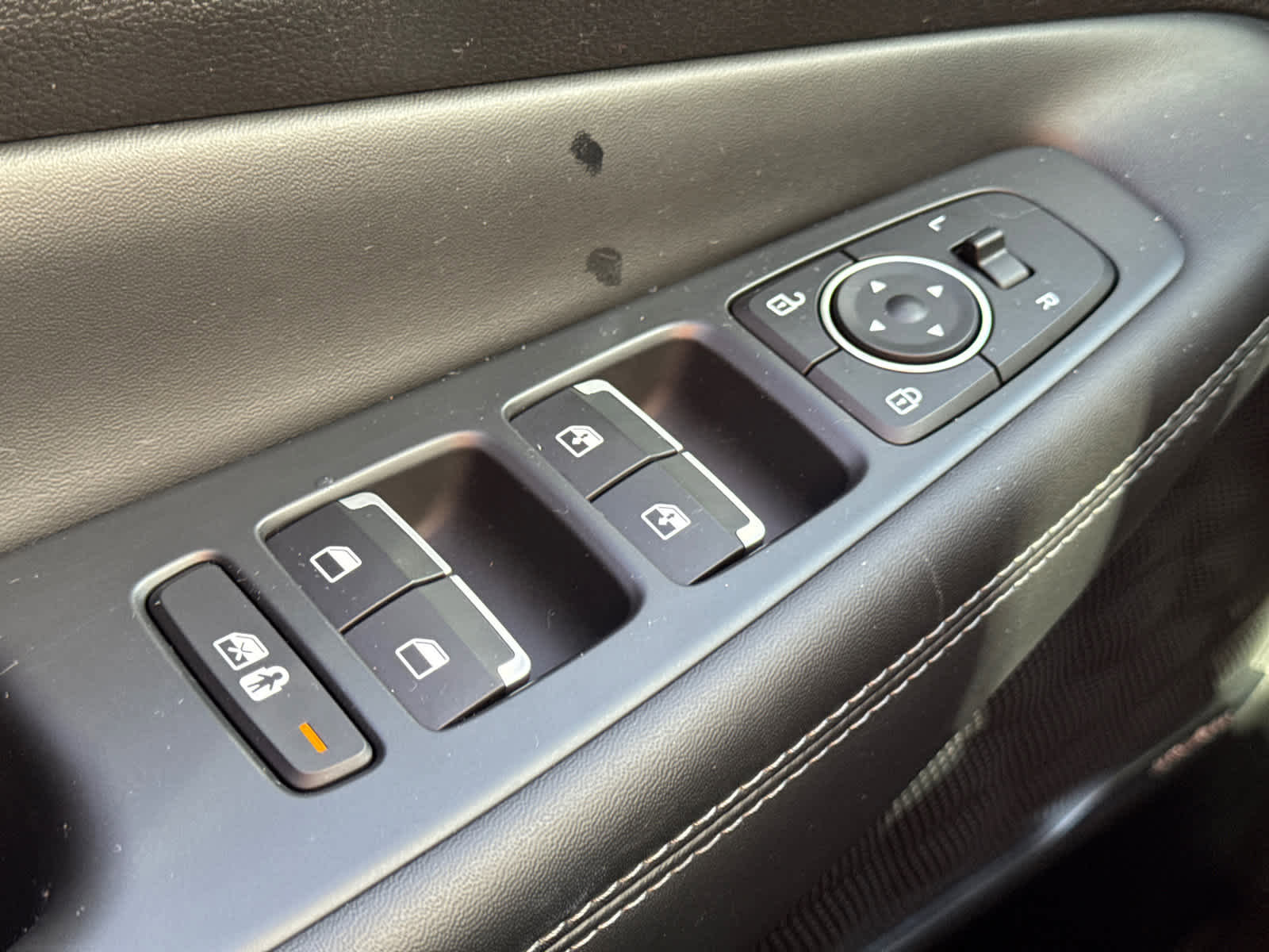 Used 2022 Hyundai Santa Fe SEL w/ Convenience + Premium Package image 23