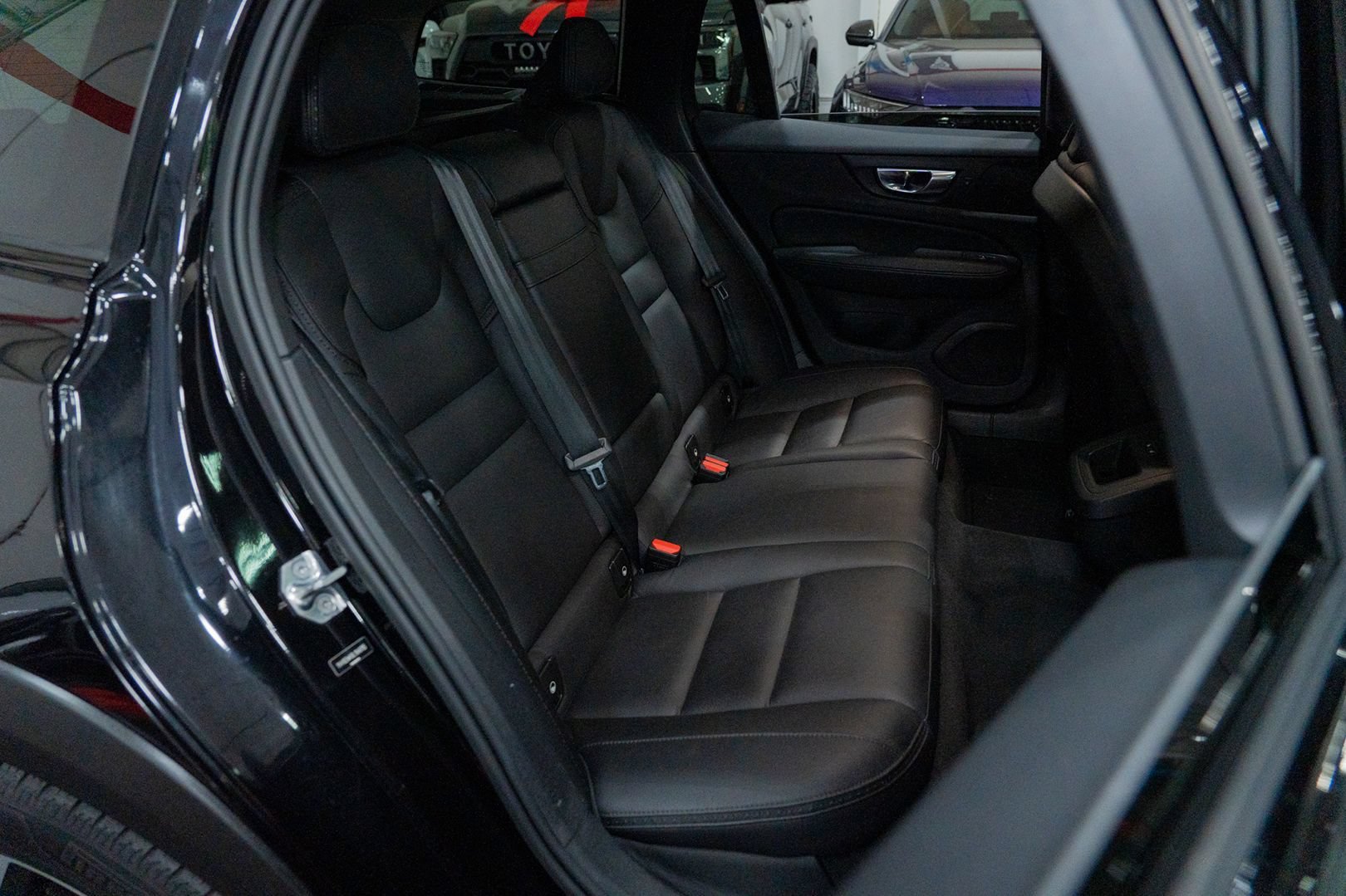 Used 2020 Volvo V60 T5 Cross Country AWD/4WD image 23