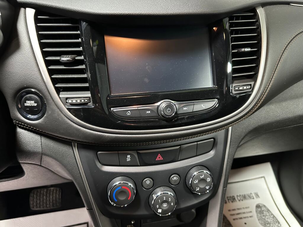 Used 2017 Chevrolet Trax LT w/ LT Convenience Package image 12