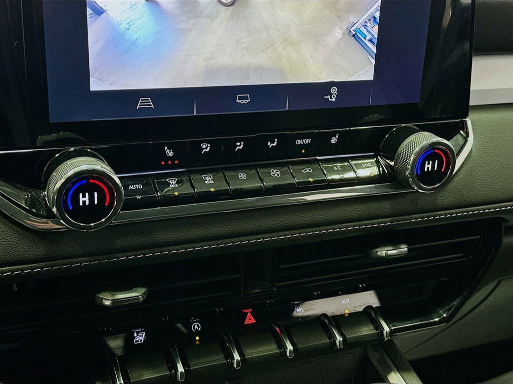 New 2024 Chevrolet Colorado LT w/ LT Convenience Package II image 17