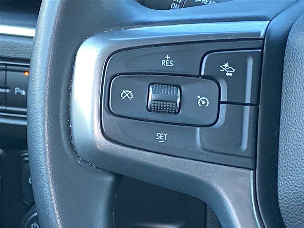 Used 2024 Chevrolet Suburban LT image 9