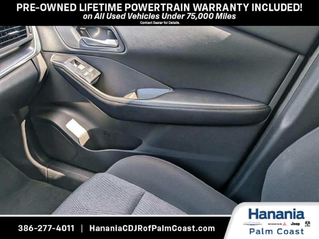 Used 2025 Nissan Rogue SV AWD/4WD image 14