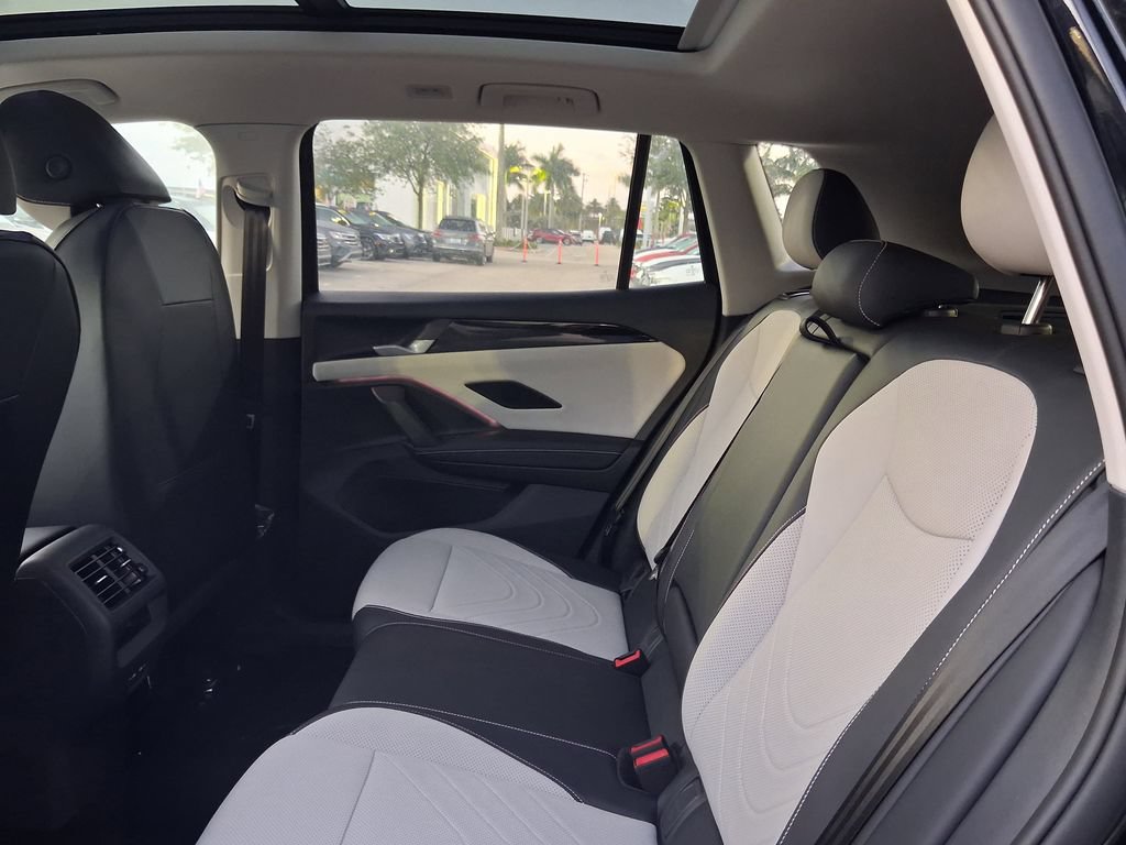 New 2026 Volkswagen Tiguan SE FWD image 5