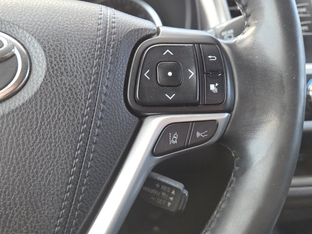 Used 2018 Toyota Highlander SE image 22