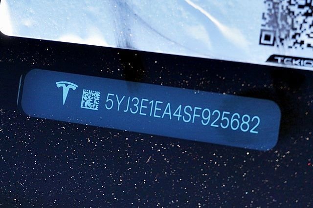 Used 2025 Tesla Model 3 Long Range image 39