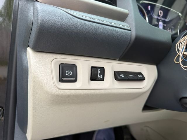 Used 2021 GMC Acadia Denali w/ Denali Ultimate Package AWD/4WD image 23