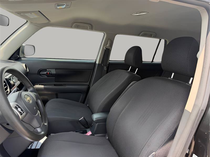 Used 2010 Scion xB FWD image 17