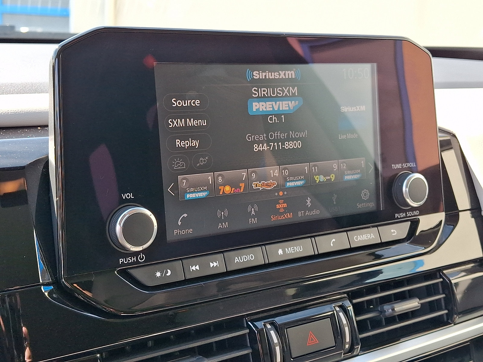 Used 2022 Nissan Pathfinder SV AWD/4WD image 16