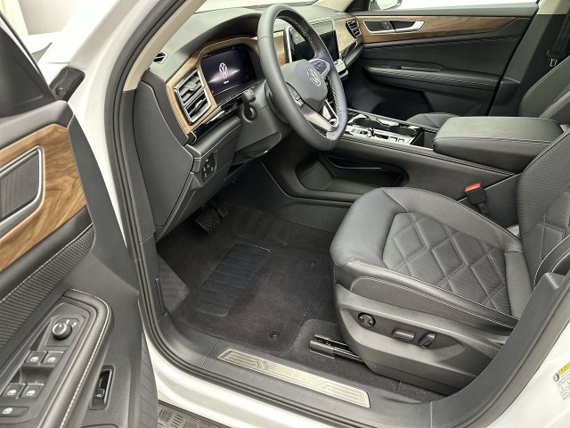 Certified 2024 Volkswagen Atlas SE AWD/4WD image 13