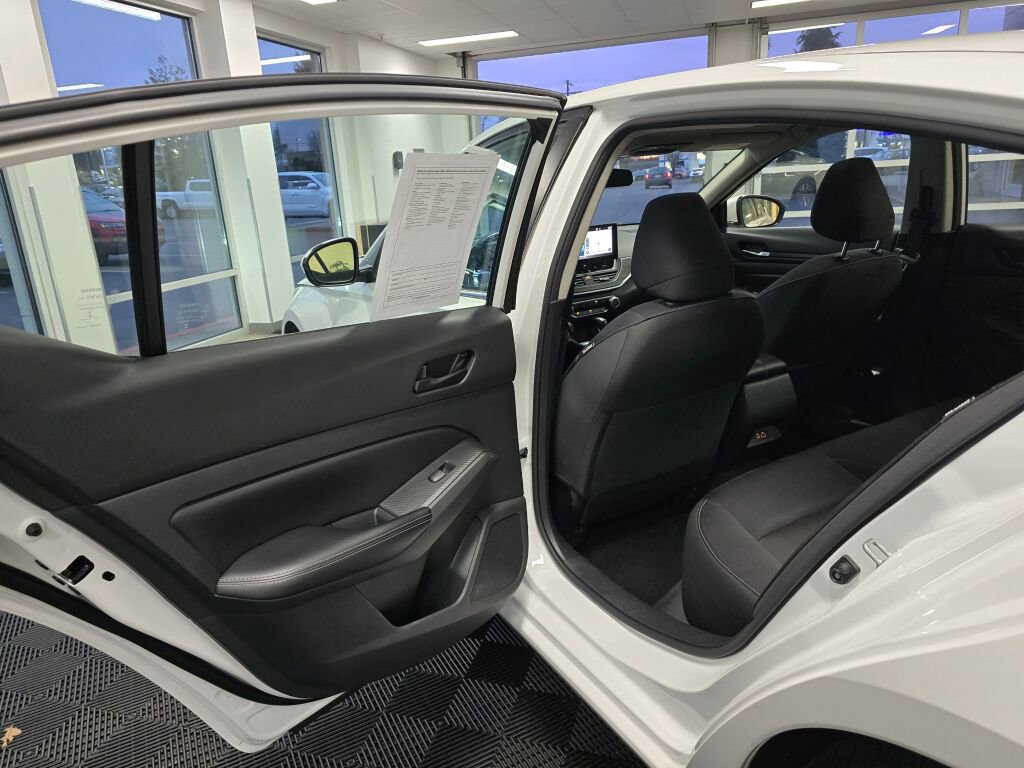 Used 2024 Nissan Altima 2.5 SV w/ SV Premium Package image 35