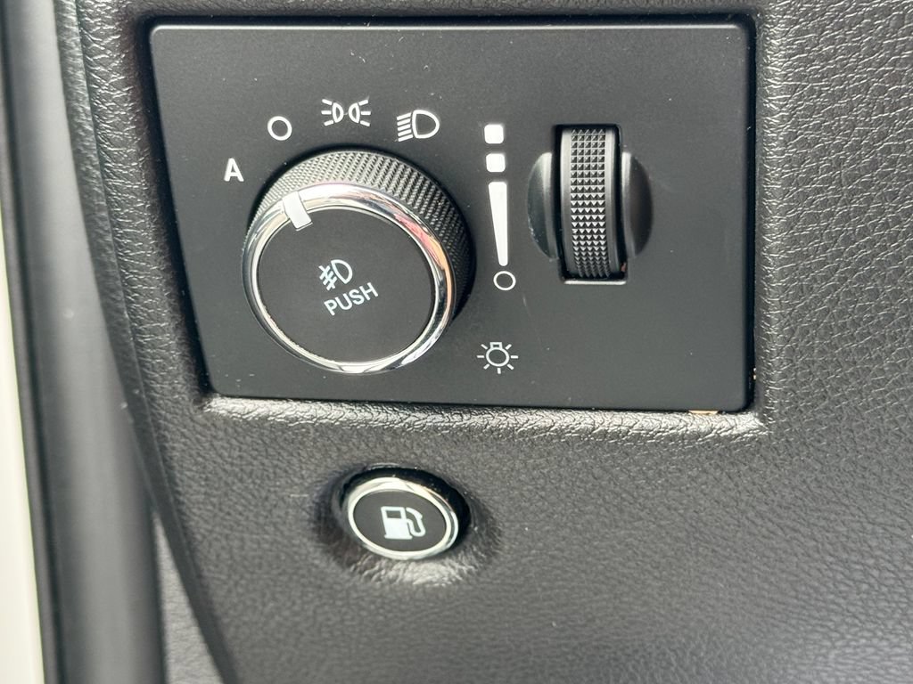 Used 2021 Jeep Grand Cherokee Limited AWD/4WD image 33