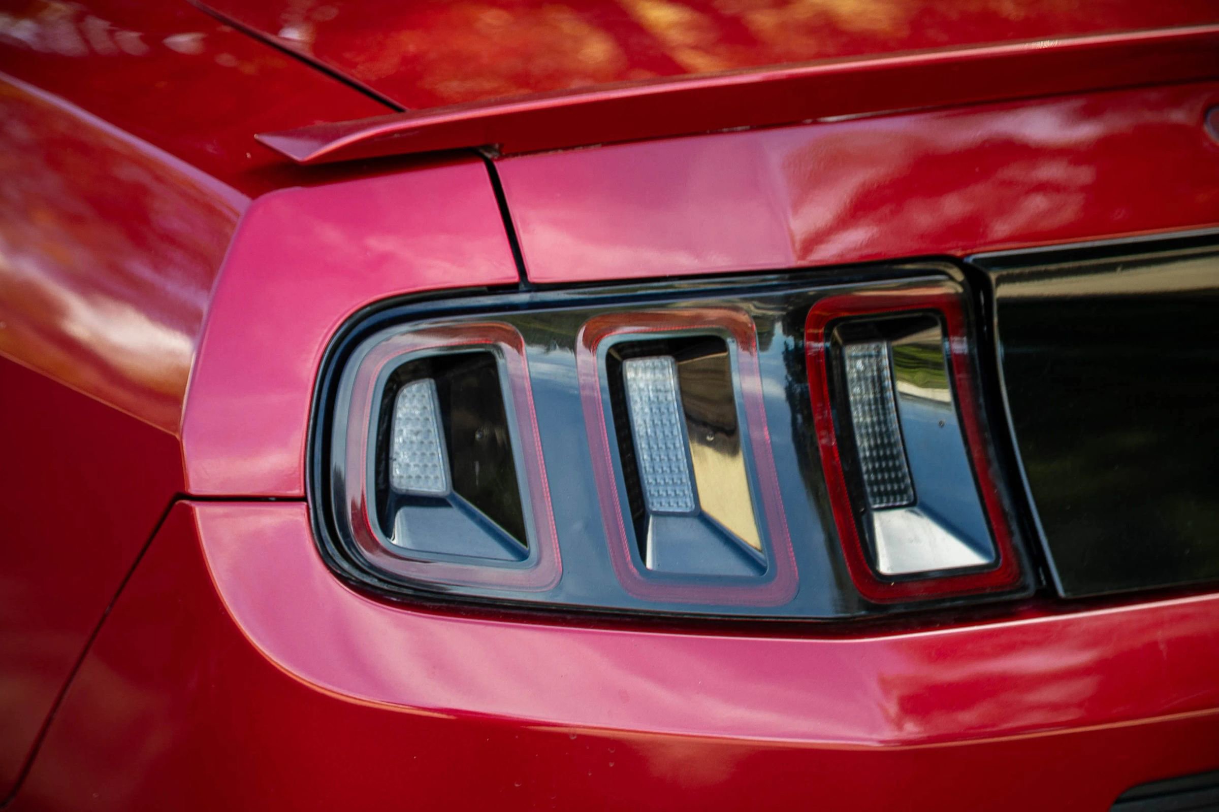 Used 2013 Ford Mustang Coupe RWD image 3