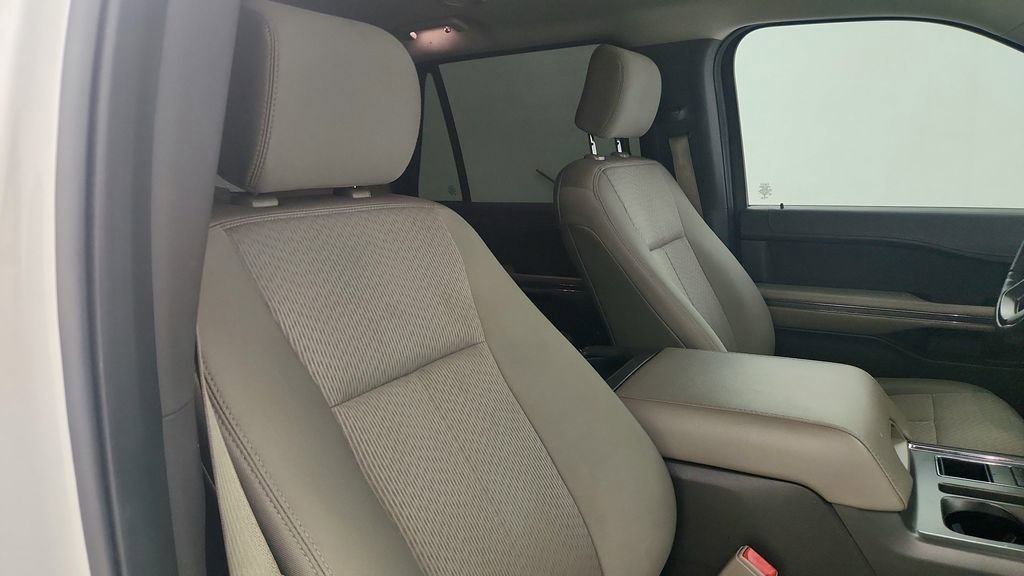 Used 2020 Ford Expedition Max XLT image 24