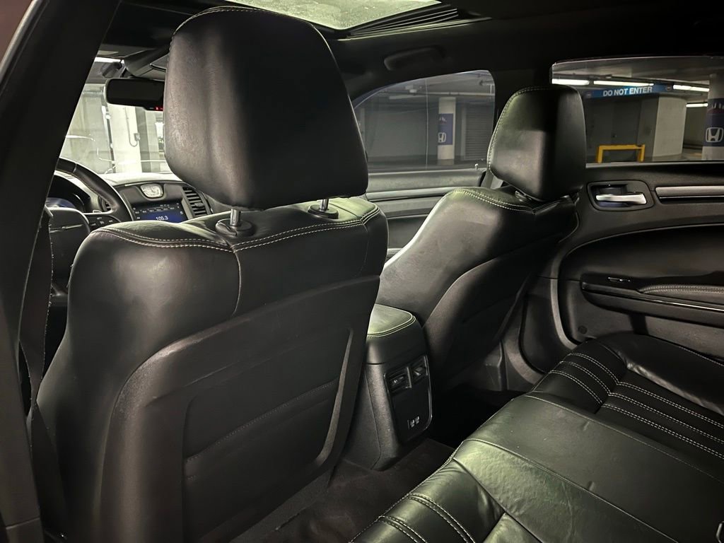 Used 2016 Chrysler 300 S w/ 300S Premium Group image 20