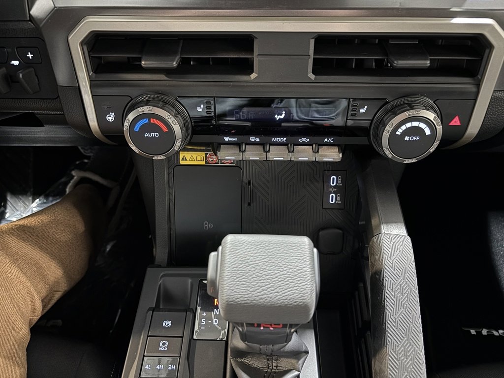 New 2025 Toyota Tacoma TRD Off-Road image 11