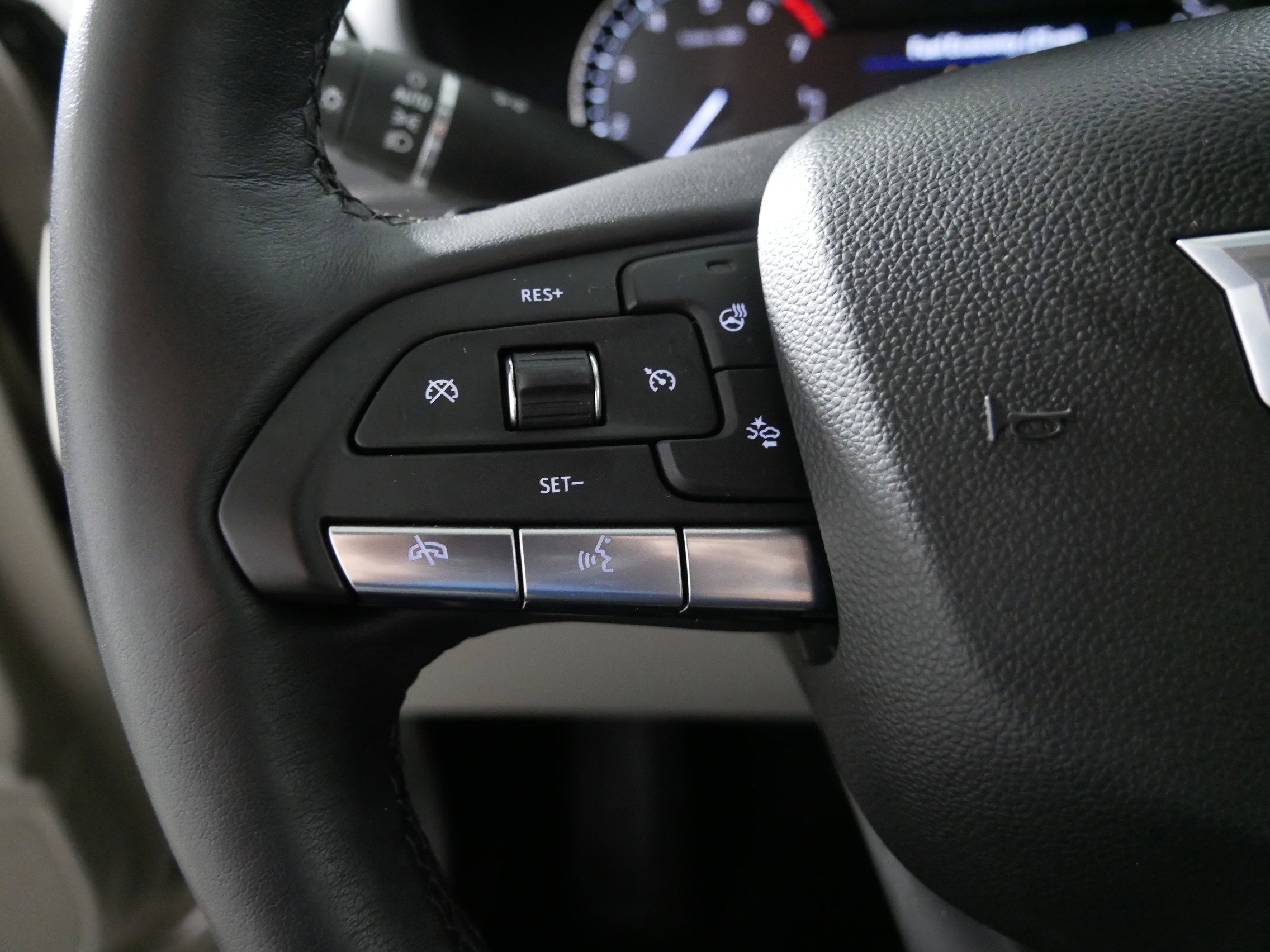 Used 2022 Cadillac XT4 Premium Luxury w/ Enhanced Visibility Package image 27