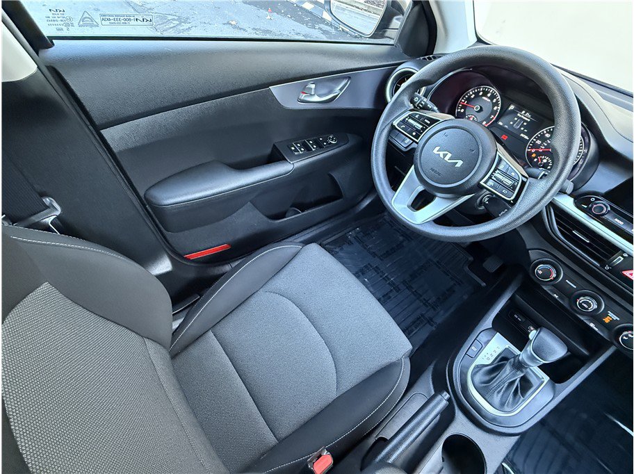 Used 2022 Kia Forte LXS image 10