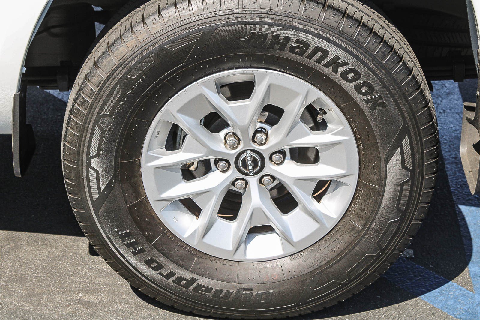 Used 2024 Nissan Frontier SV RWD image 13