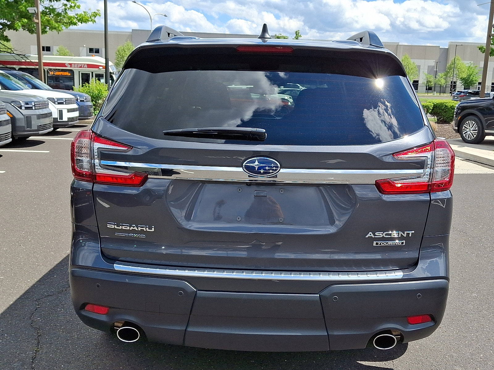 Used 2023 Subaru Ascent Touring AWD/4WD image 5