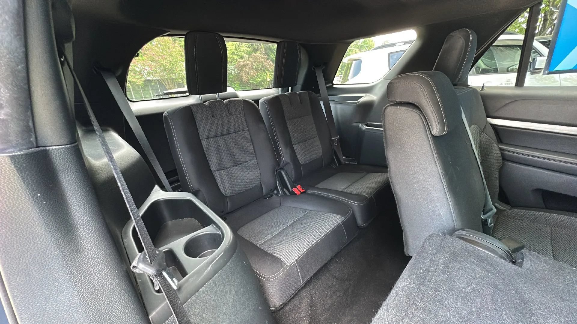 Used 2018 Ford Explorer XLT AWD/4WD image 25