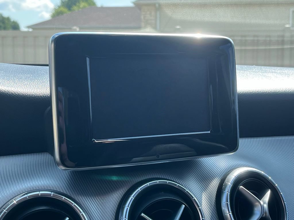Used 2014 Mercedes-Benz CLA 250 image 40