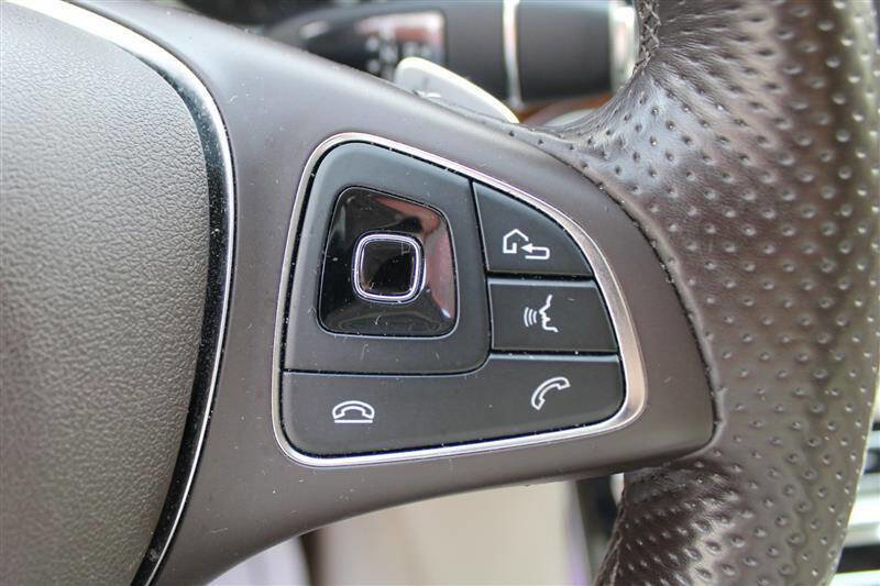 Used 2017 Mercedes-Benz E 300 image 17