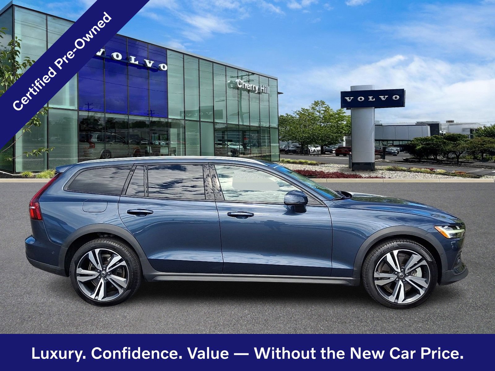 Certified 2024 Volvo V60 B5 Cross Country Plus AWD/4WD image 8