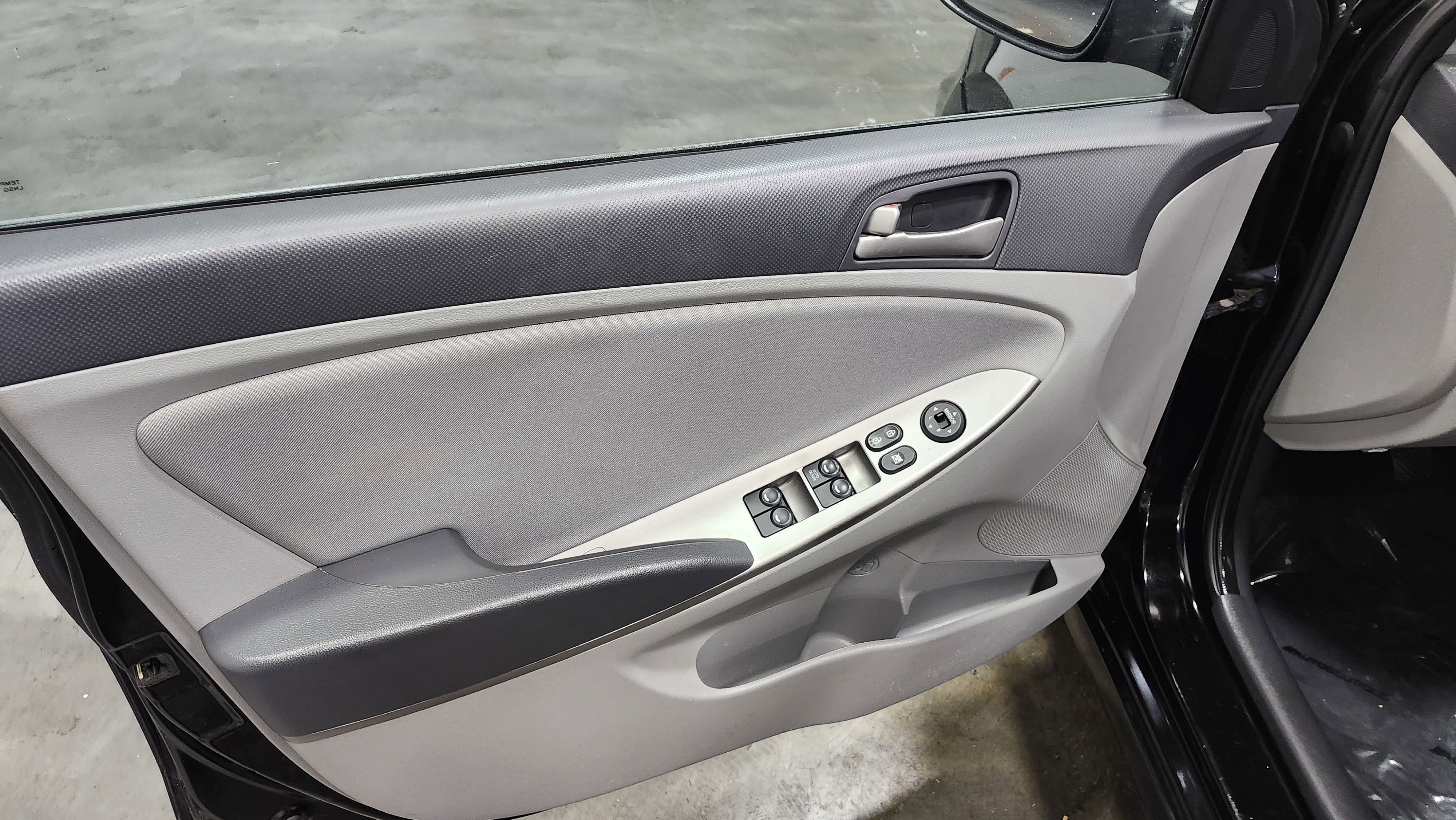 Used 2015 Hyundai Accent GS image 19