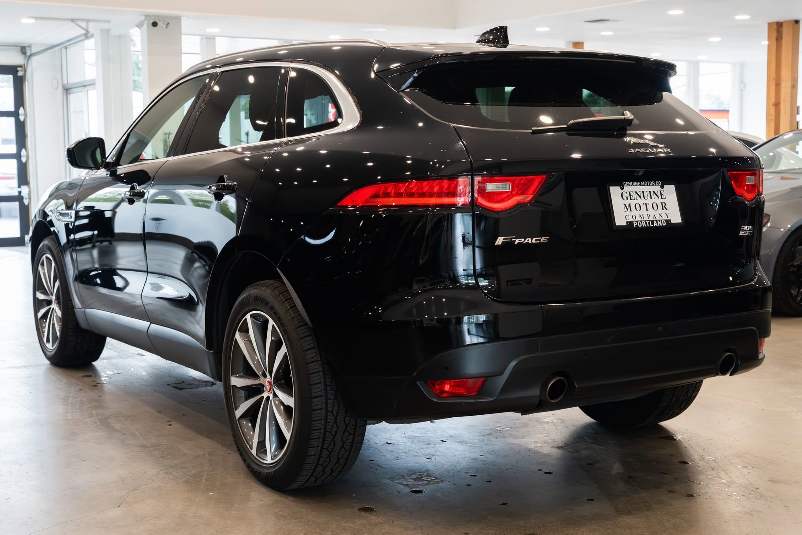 Used 2019 Jaguar F-PACE Prestige AWD/4WD image 6