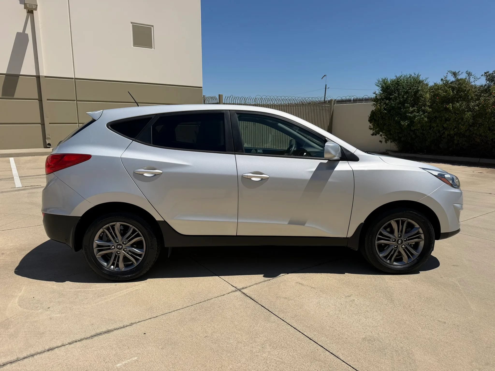 Used 2015 Hyundai Tucson GLS w/ Option Group 02 FWD image 4