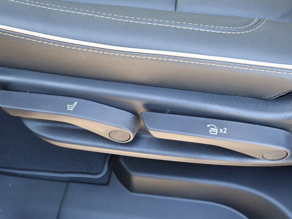 New 2026 GMC Yukon Elevation image 28