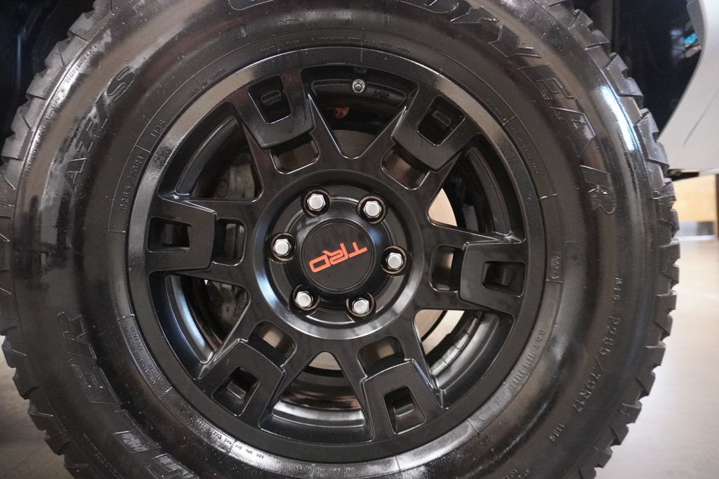 Used 2018 Toyota 4Runner TRD Off-Road Premium AWD/4WD image 11