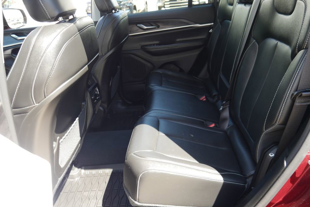Used 2023 Jeep Grand Cherokee Limited image 26