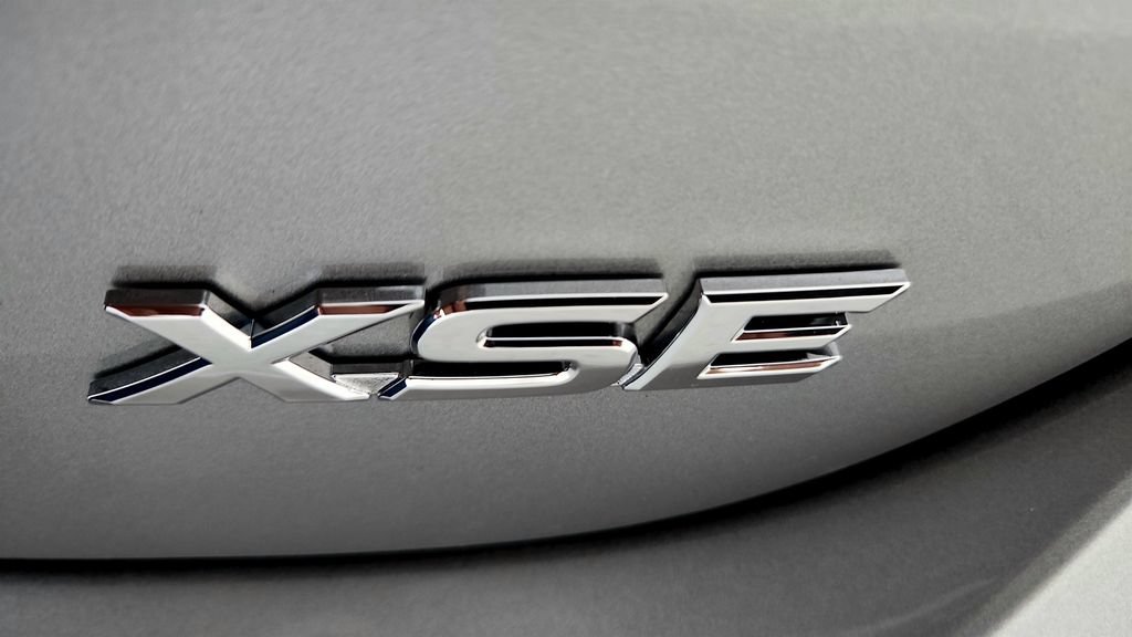 Used 2019 Toyota Camry XSE w/ Navigation Package FWD image 14