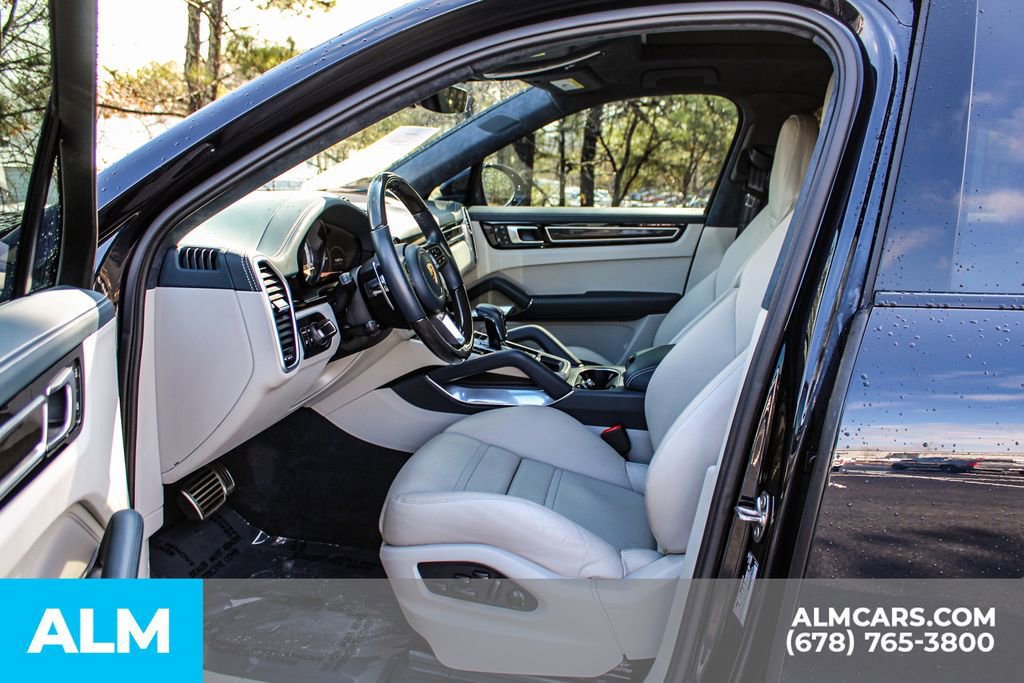 Used 2023 Porsche Cayenne Turbo image 16