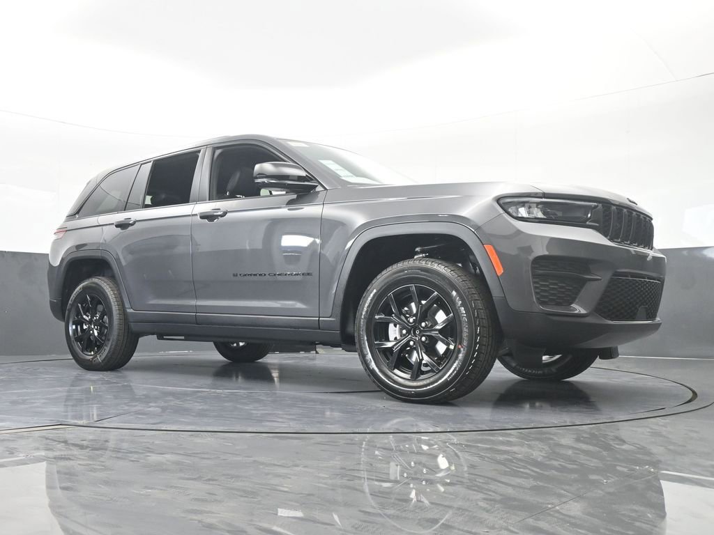 New 2025 Jeep Grand Cherokee Altitude image 54