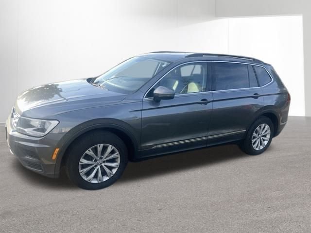 Used 2018 Volkswagen Tiguan SE w/ Panoramic Sunroof Package