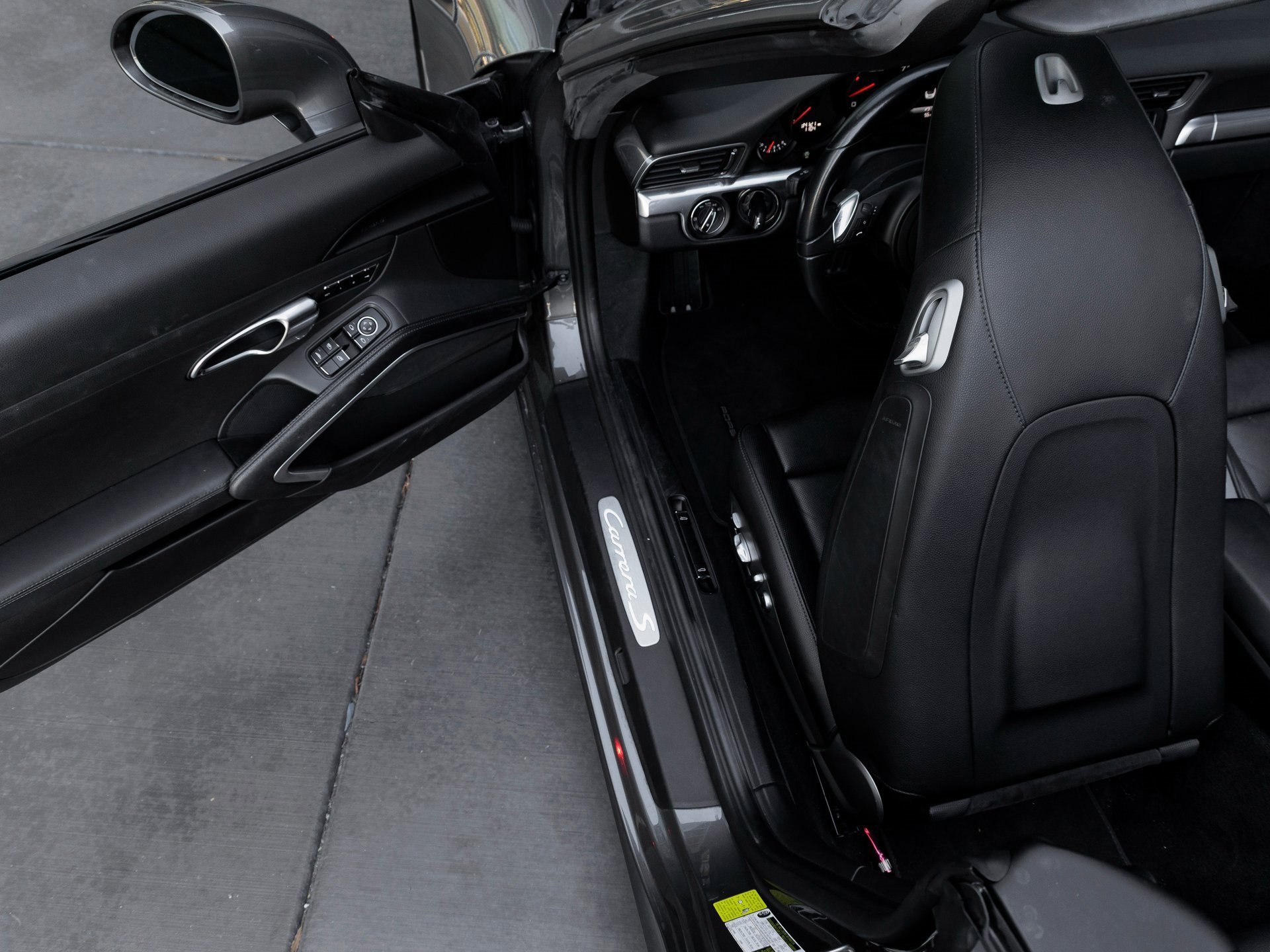 Used 2016 Porsche 911 Carrera S image 16