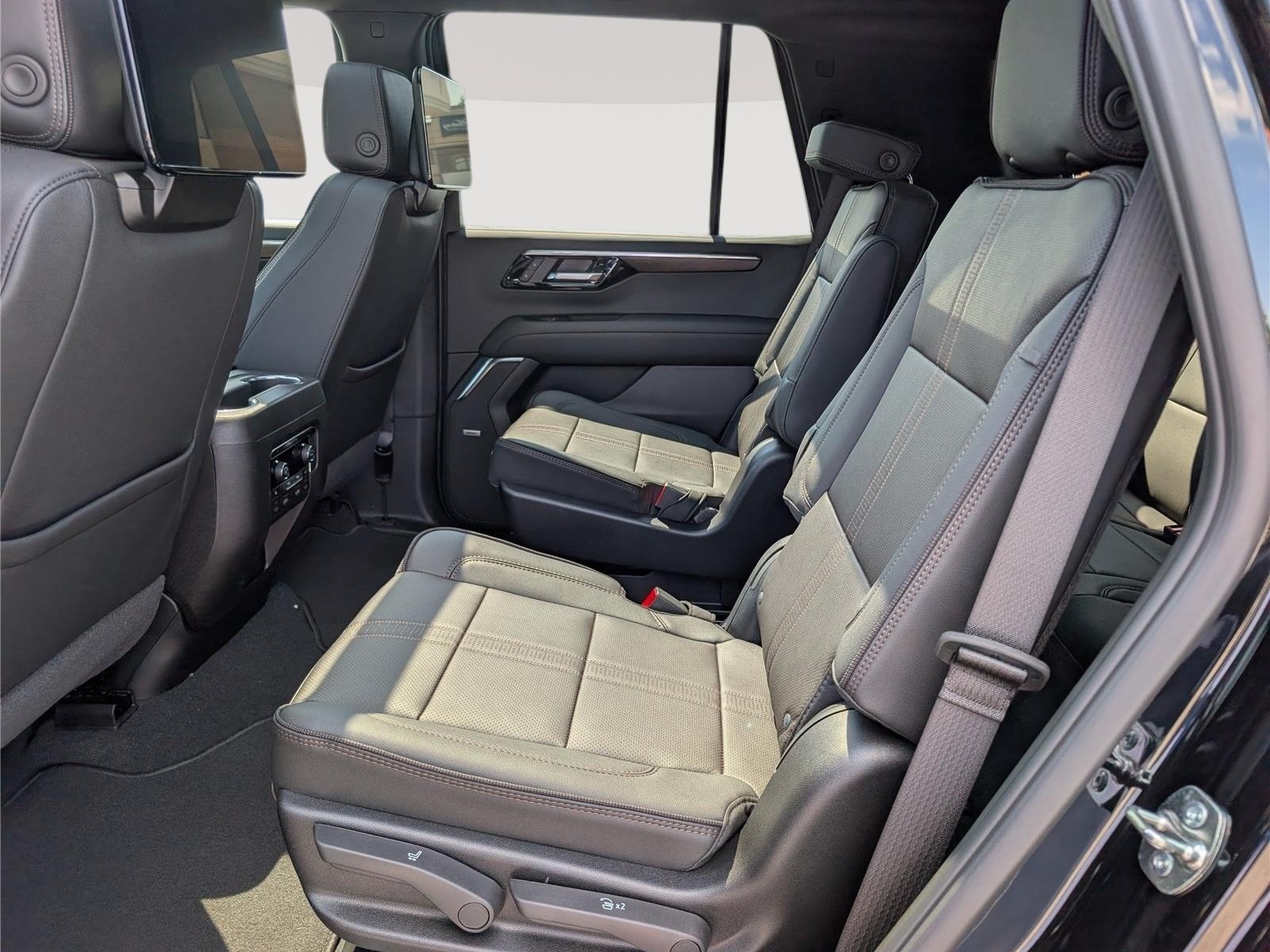 New 2026 Chevrolet Tahoe High Country AWD/4WD image 14