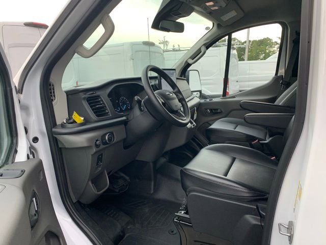 New 2024 Ford E-Transit Low Roof RWD image 18