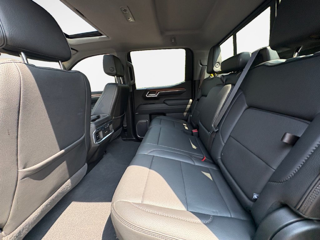 Used 2023 GMC Sierra 1500 Denali w/ Denali Reserve Package AWD/4WD image 14