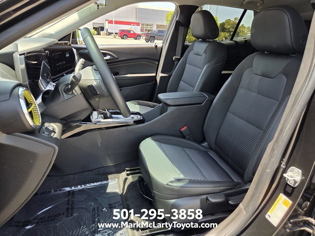 Used 2025 Chevrolet Trax LT w/ Driver Confidence Package FWD image 9